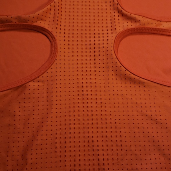 Xl coral Nike dry fit Racer back.  B36 - Picture 5 of 5